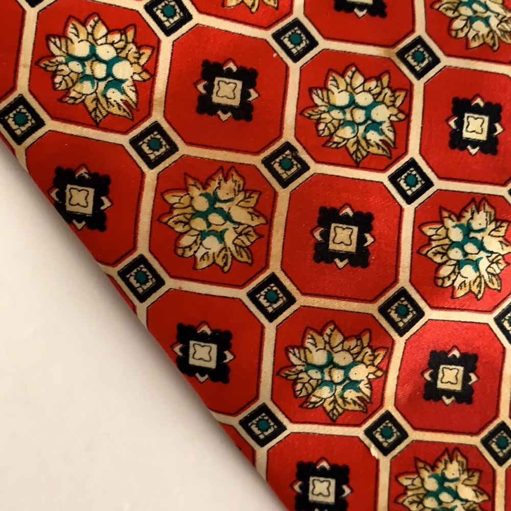 4 Men’s Ties Bundle 1 is Versace - Picture 14 of 14